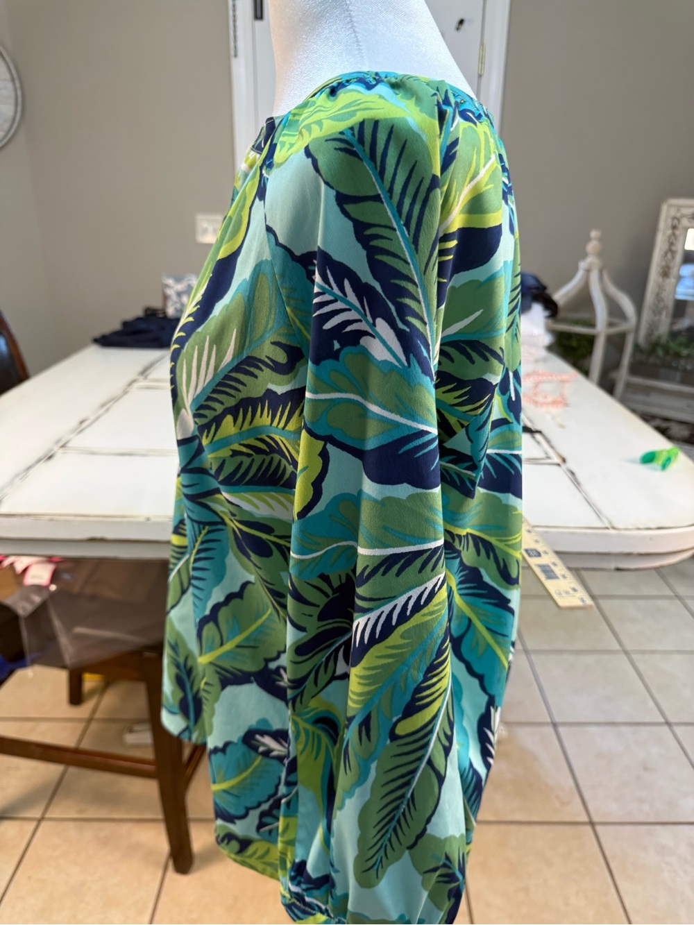 Caribbean Joe Island Supply Co. size Large tropical long-sleeve blouse, - Picture 5 of 12